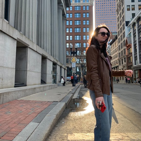 Meet your Posher, Eliza - Picture 2 of 3